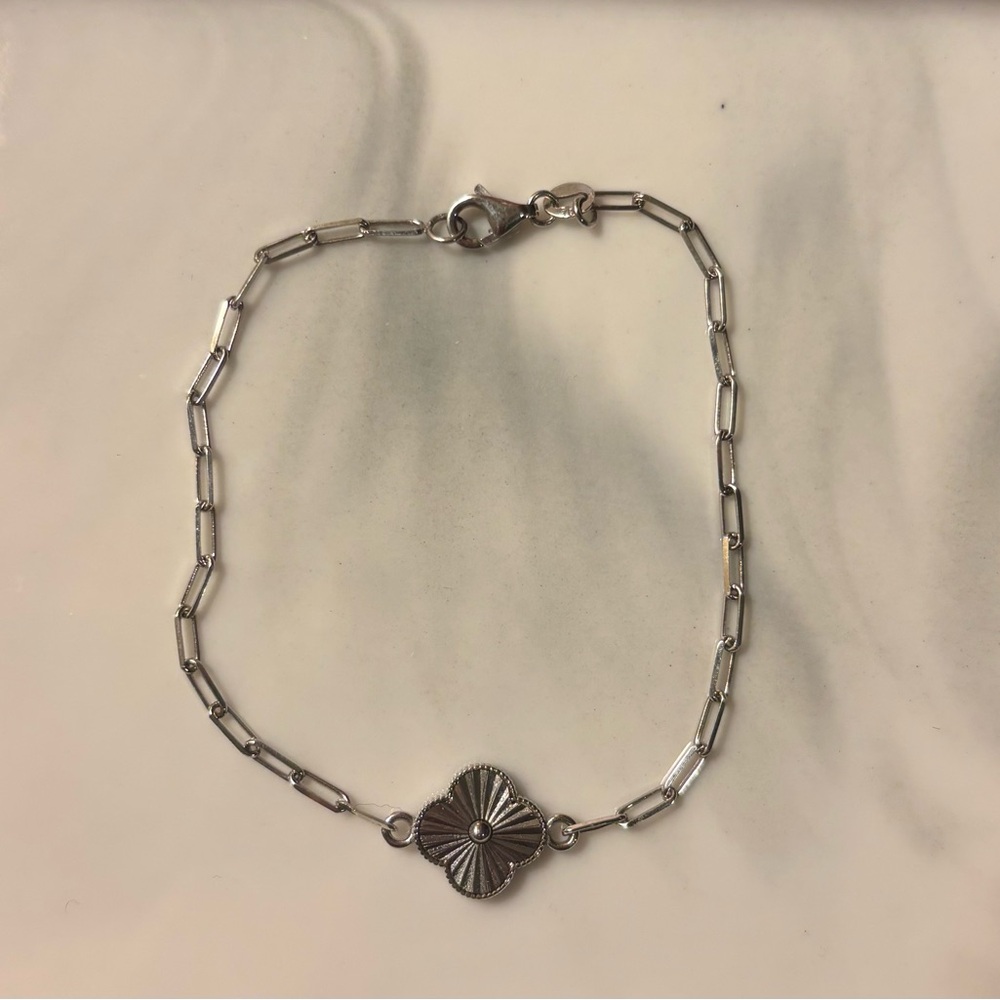 Elegant Silver Chain Bracelet with Heart Charm